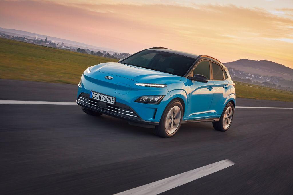 Tips for driving an electric car in warm weather.